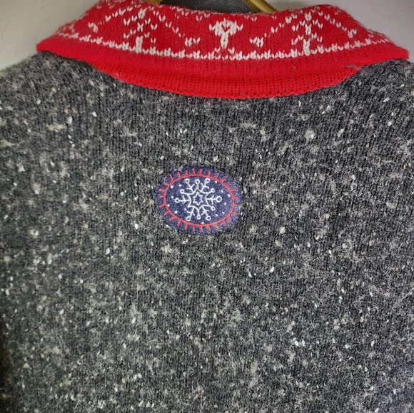 Vintage The Disney Store Winnie The Pooh Christmal Wool Sweater Size Small - Picture 10 of 11